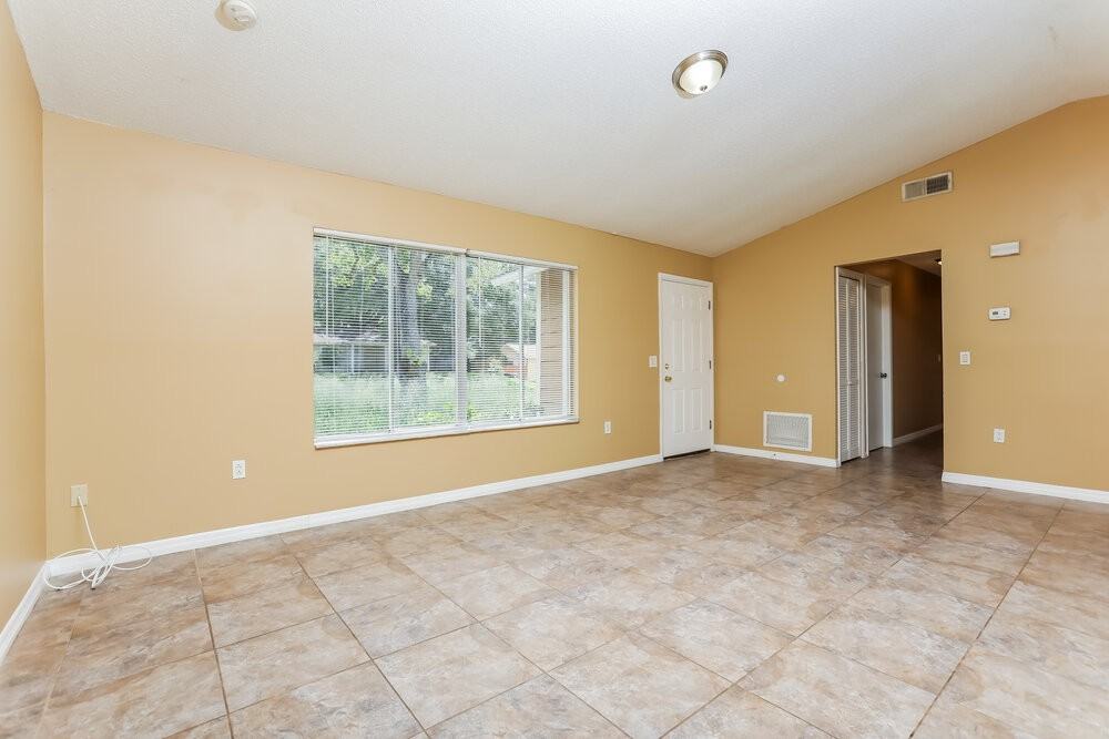 5343 Broken Pine Cir - Photo 3 of 25