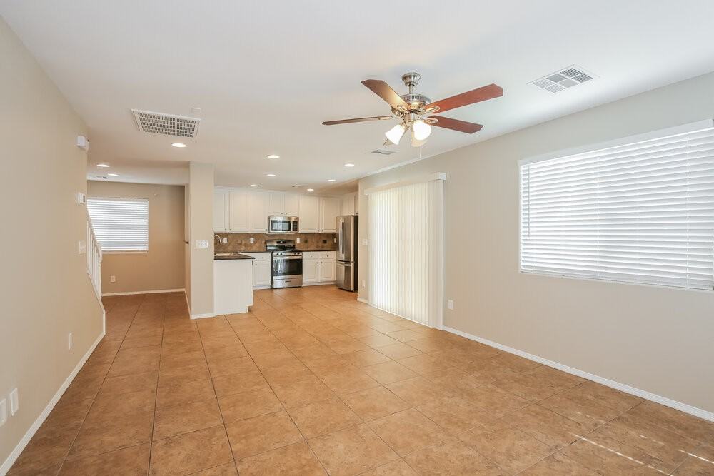 8300 Wildwood Glen Dr - Photo 4 of 17