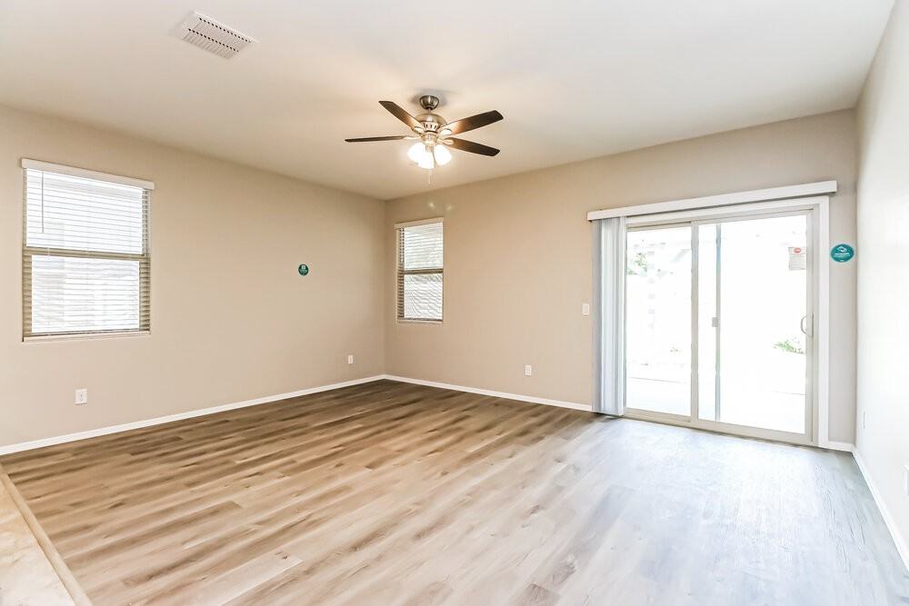 4832 E Rhodium Dr - Photo 6 of 16
