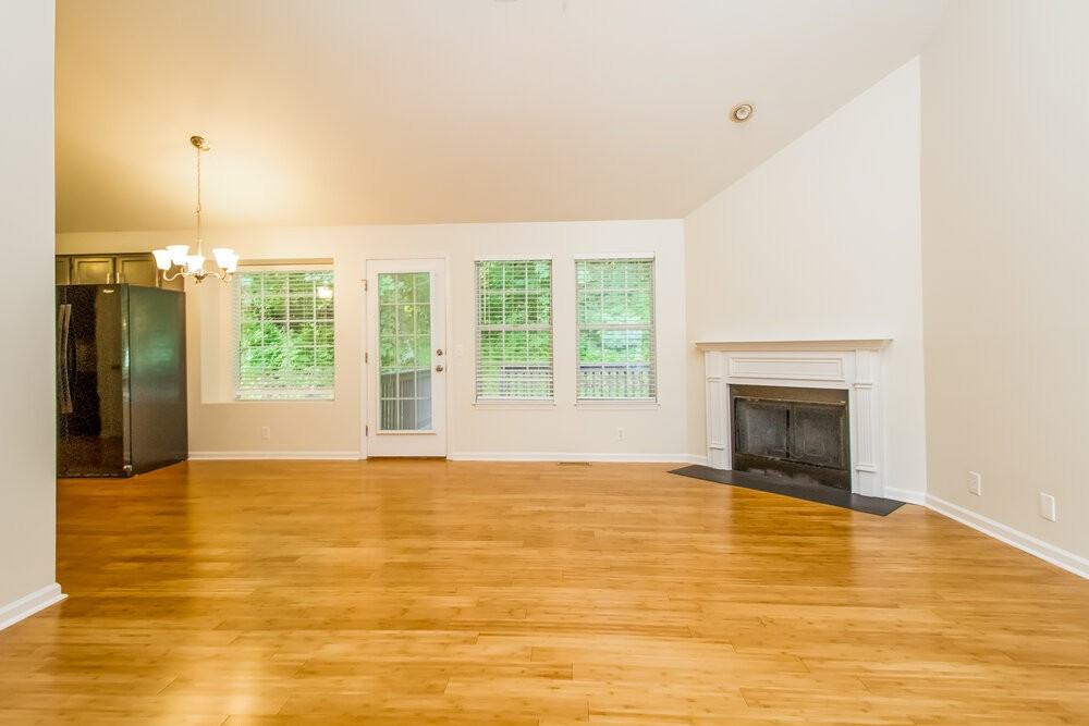 5036 Countryside Dr - Photo 4 of 18
