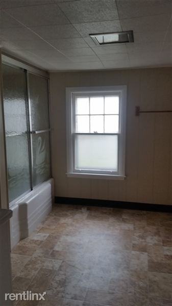 461 4th St - Photo 2 of 6