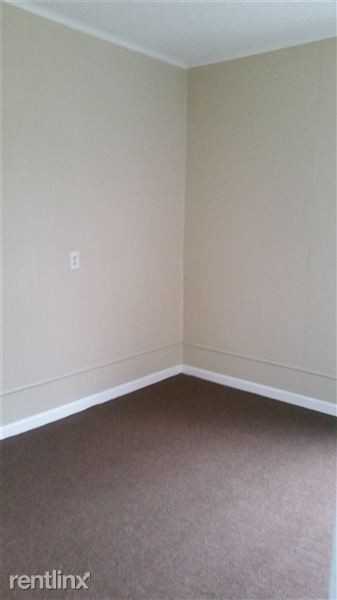 461 4th St - Photo 3 of 6