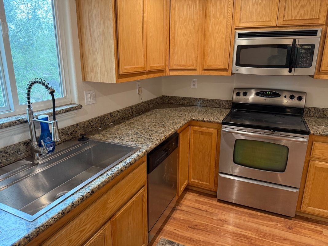 16656 Pinecrest Ct - Photo 4 of 19