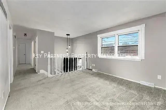 15312 E 48th St - Photo 3 of 20