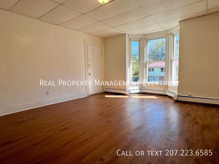 246 Cumberland St #1 - Photo 3 of 12