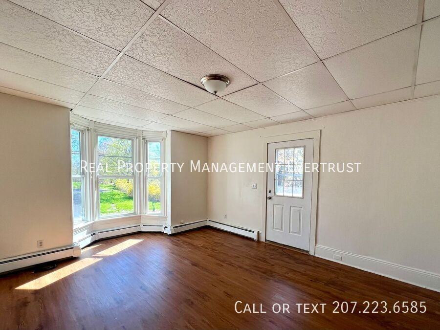 246 Cumberland St #1 - Photo 4 of 12