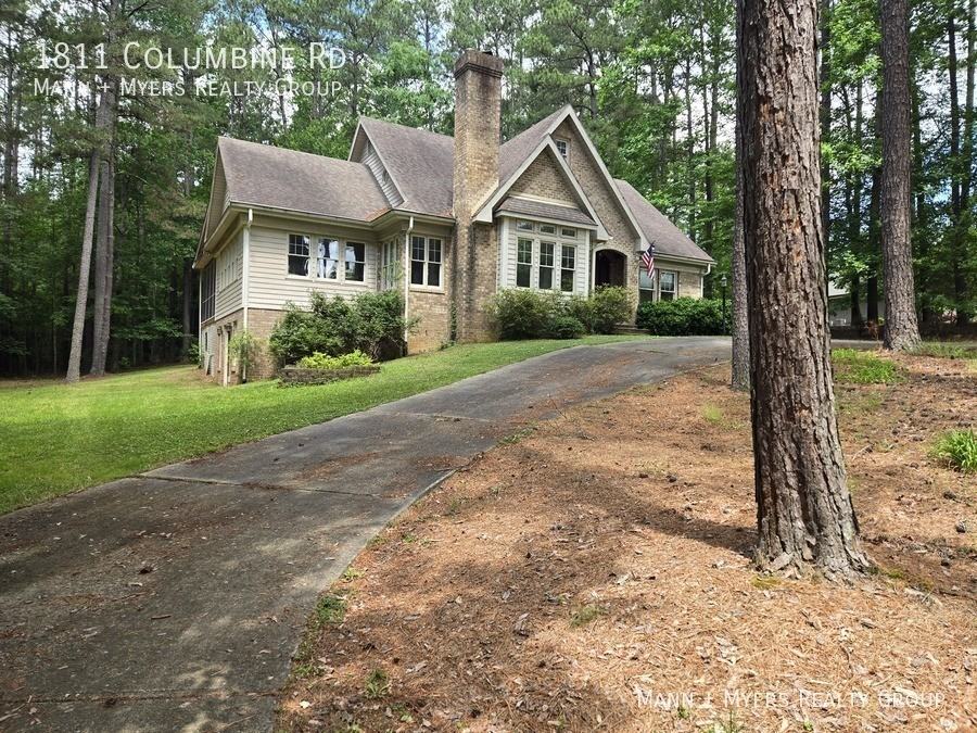 1811 Columbine Rd - Photo 2 of 41