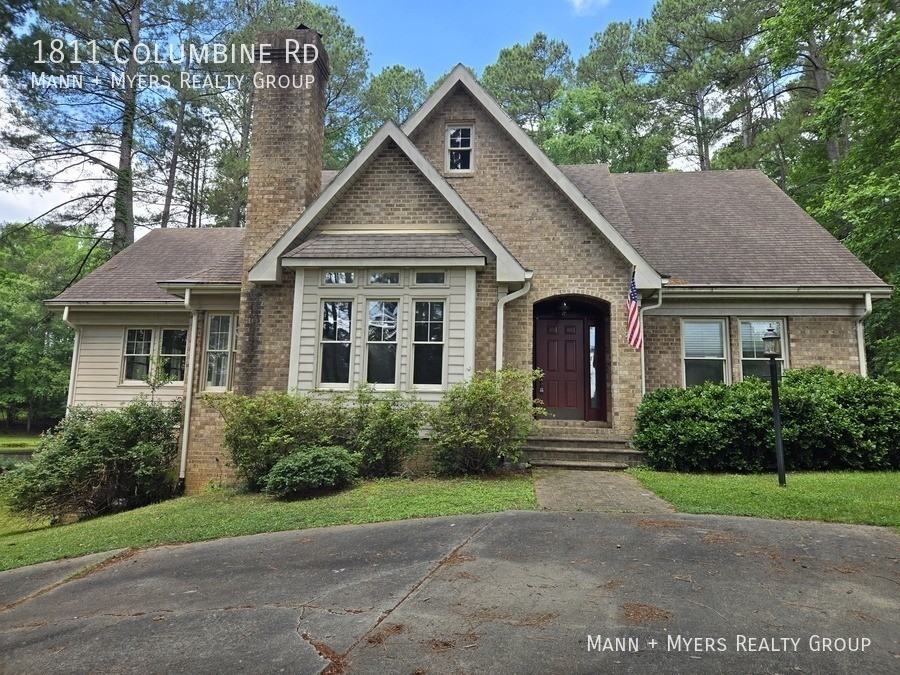 1811 Columbine Rd - Photo 4 of 41