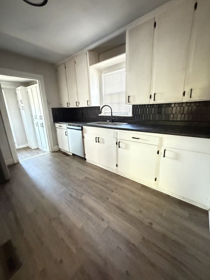 3885 Mcwhorter St - Photo 4 of 12