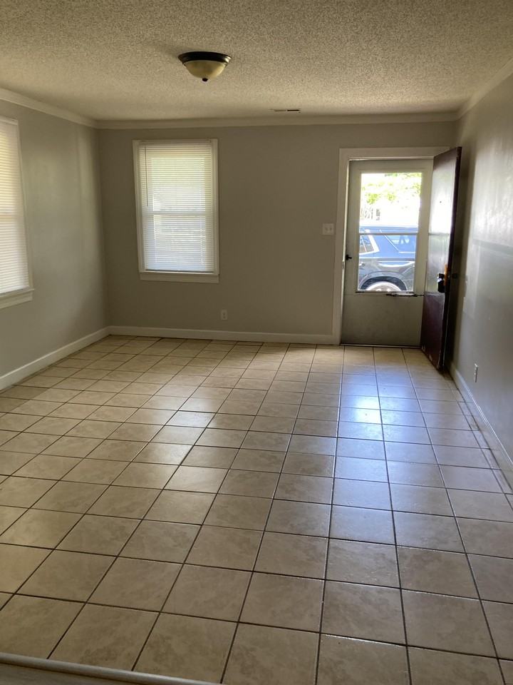 510 Charles St - Photo 2 of 7