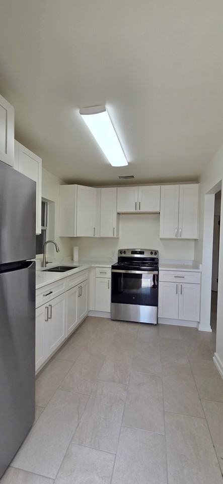 640 W Juniata St - Photo 2 of 8