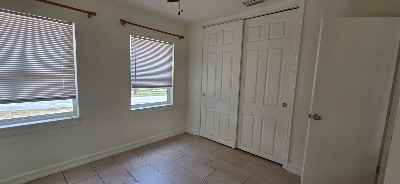 640 W Juniata St - Photo 6 of 8