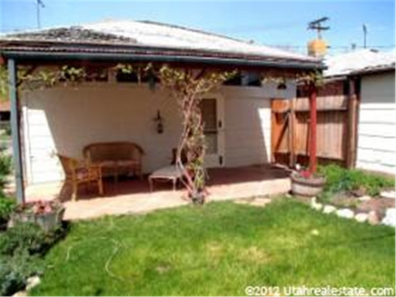 458 Williams Ave - Photo 7 of 10