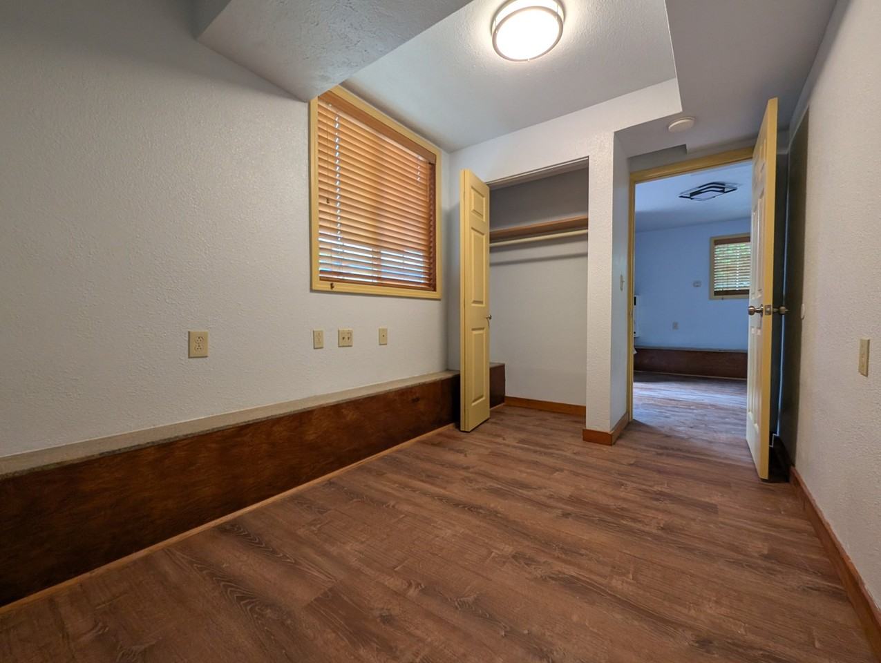 5819 Bayview Ave - Photo 5 of 22
