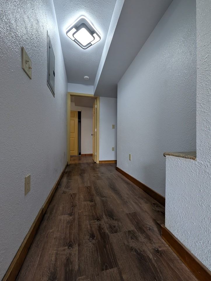 5819 Bayview Ave - Photo 7 of 22