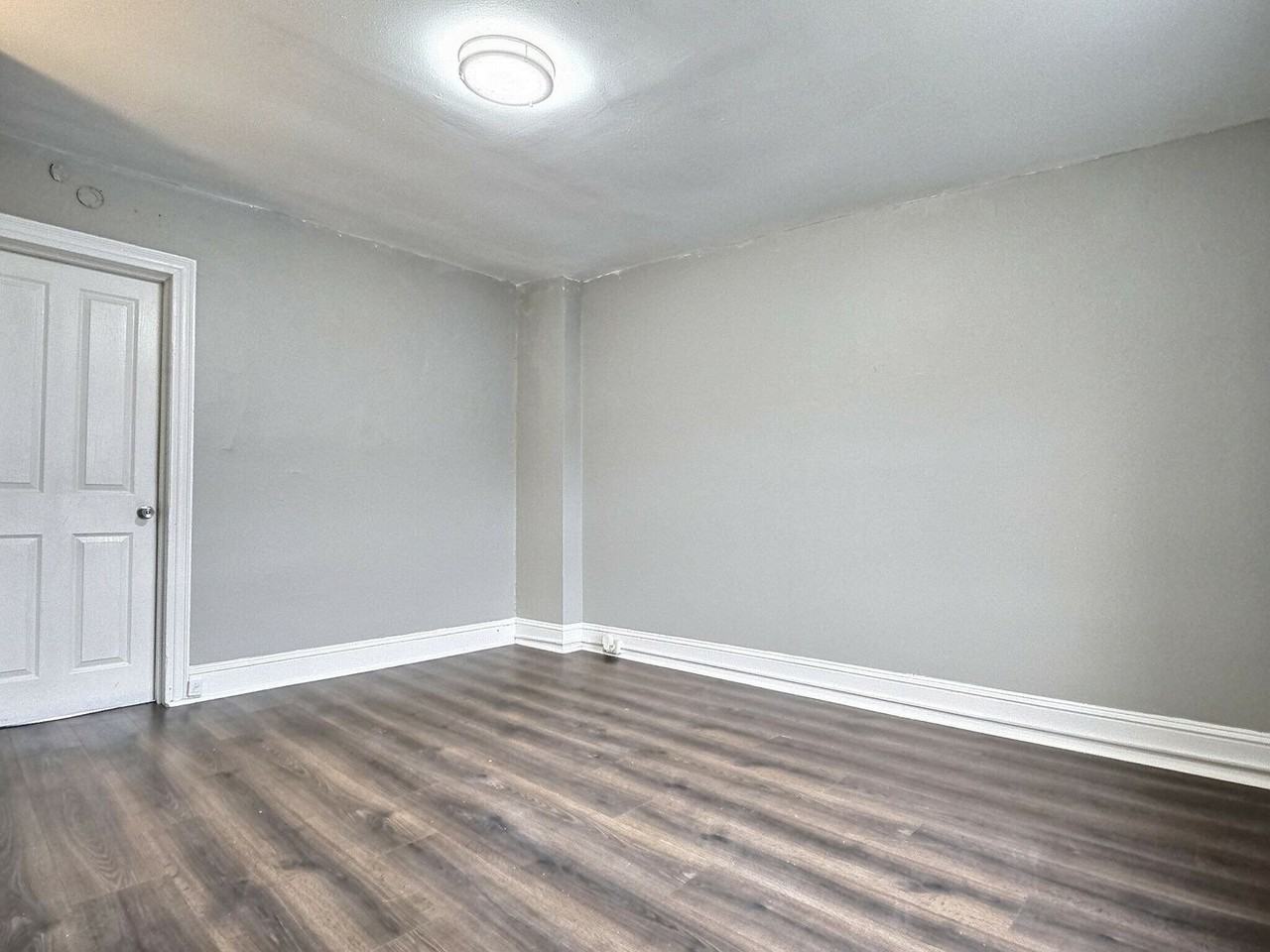 739 Weiser St #2ndFL - Photo 7 of 12