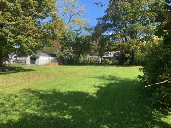 253 N Broadway - Photo 4 of 13