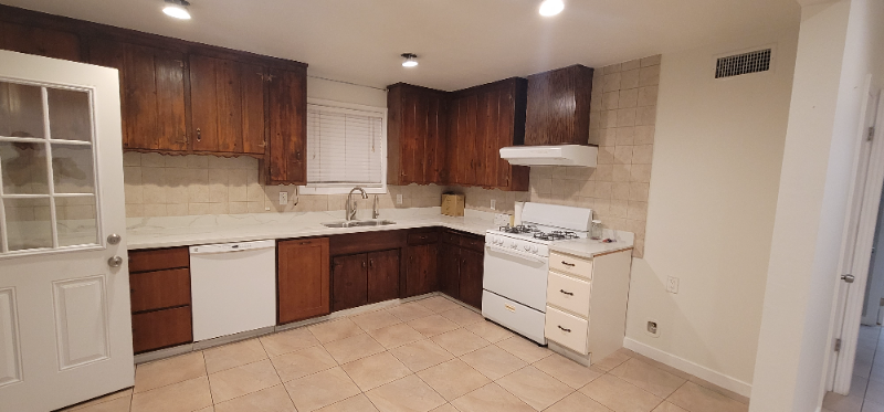10019 Tujunga Canyon Blvd - Photo 5 of 18