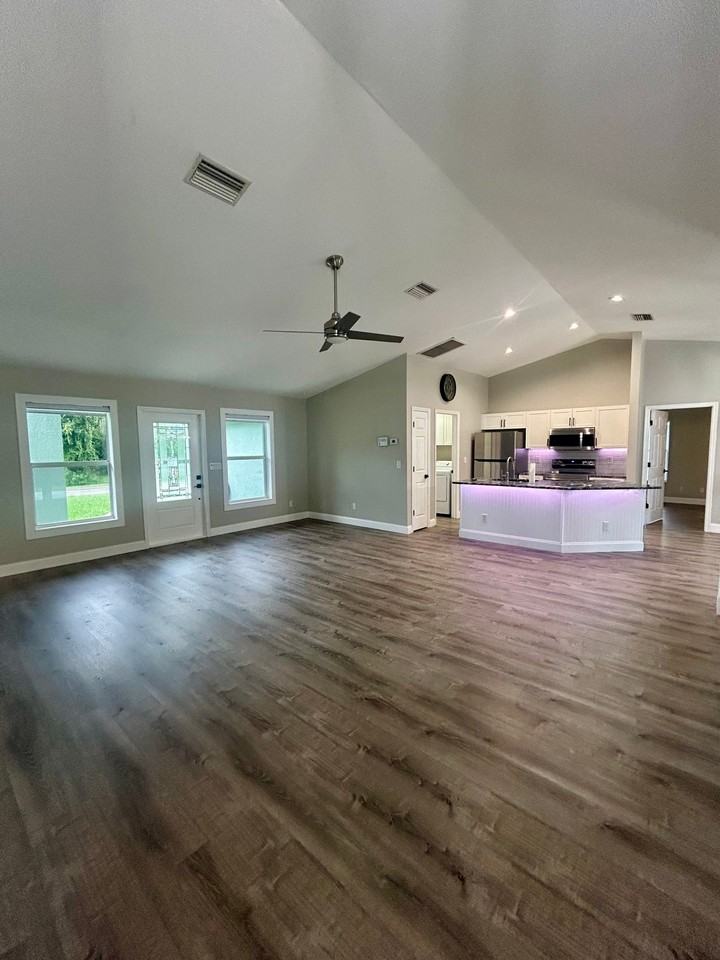 5725 Gallopo Rd - Photo 5 of 15