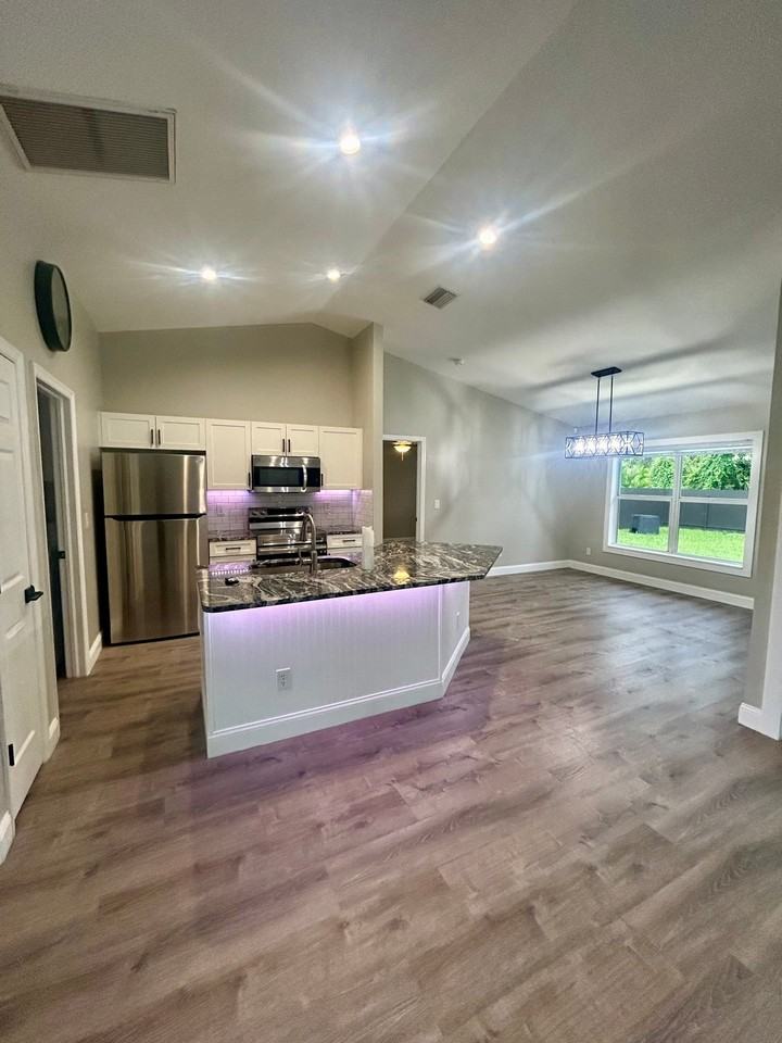 5725 Gallopo Rd - Photo 6 of 15