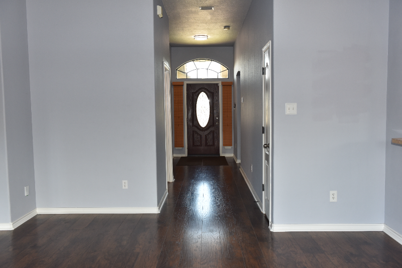 6145 Ortiz Dr - Photo 3 of 16