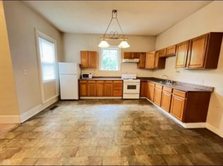 820 W 7th St #A - Photo 6 of 16