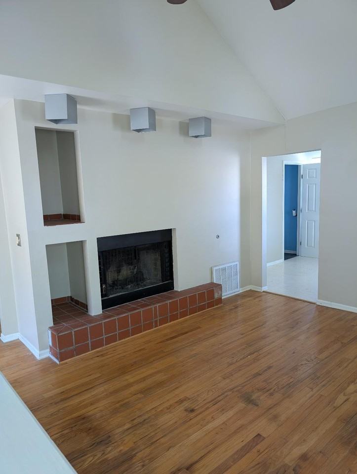3158 Oak St #3158OAKST - Photo 4 of 14