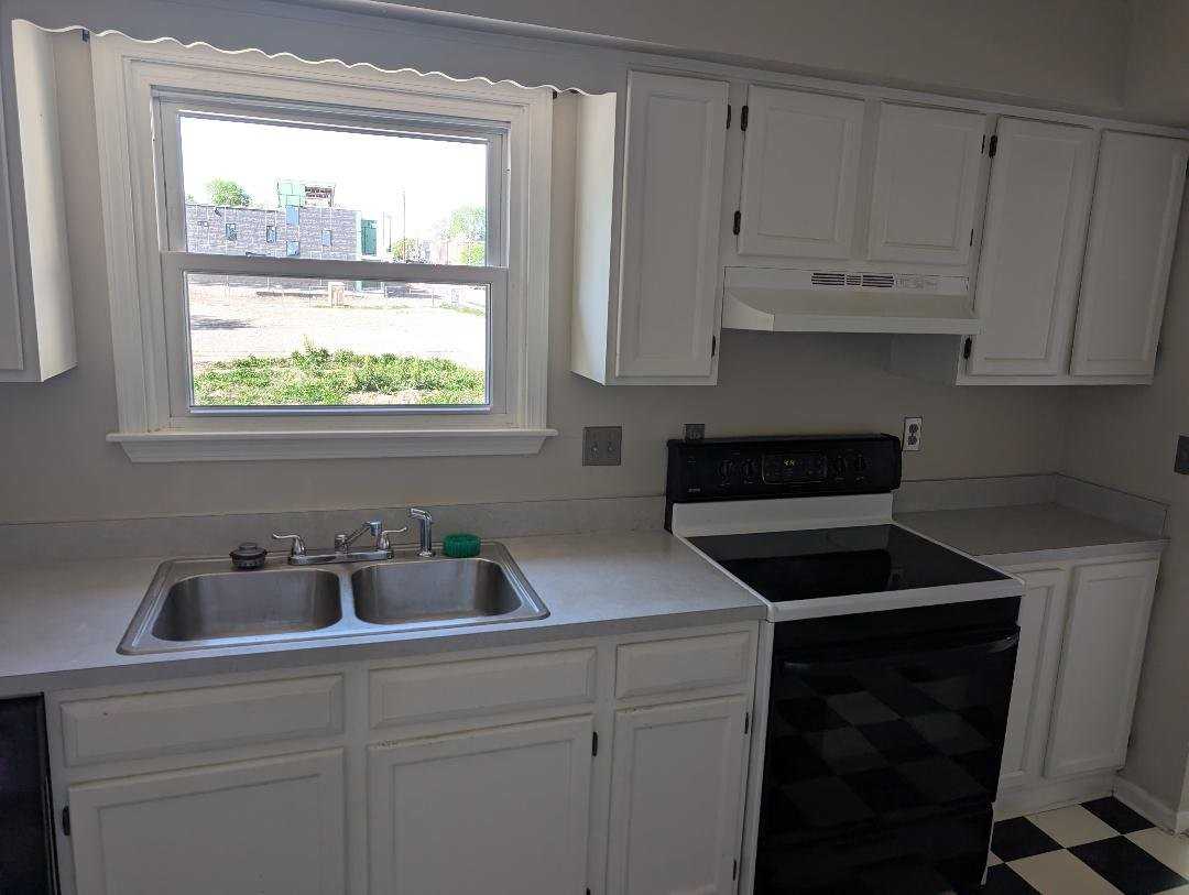 3158 Oak St #3158OAKST - Photo 5 of 14