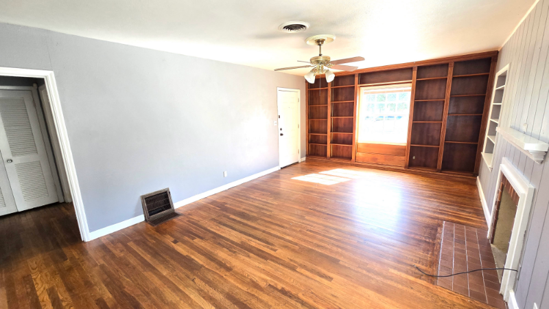 1720 23rd St #A - Photo 3 of 17
