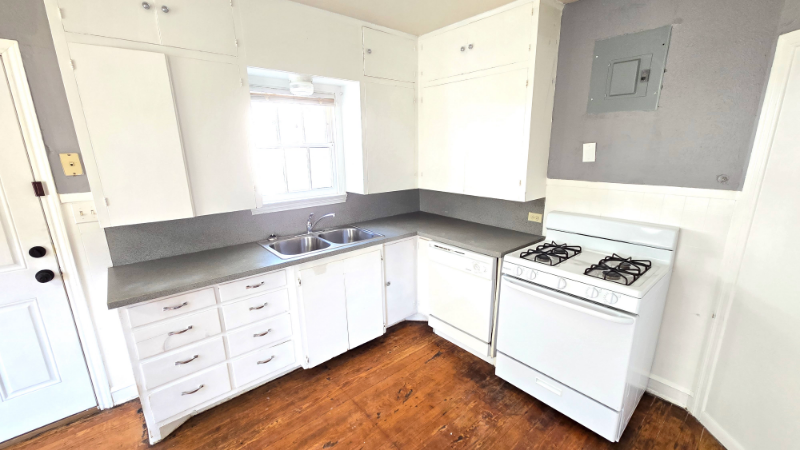 1720 23rd St #A - Photo 6 of 17