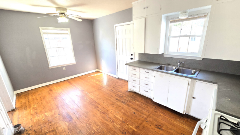 1720 23rd St #A - Photo 7 of 17
