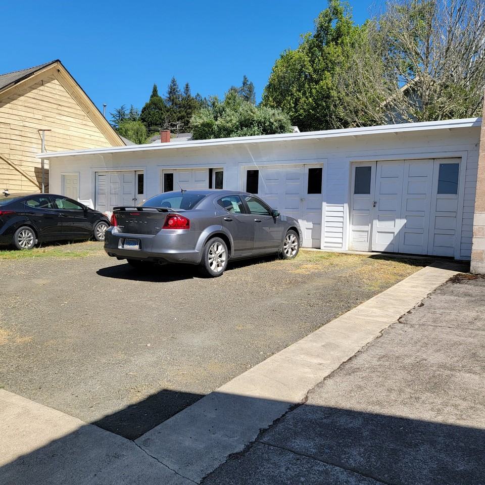 721 Se Kane St #3 - Photo 5 of 13