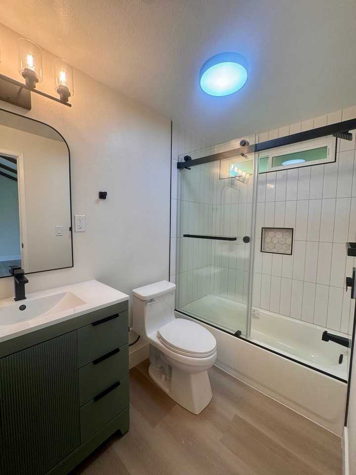9244 Crebs Ave - Photo 4 of 17