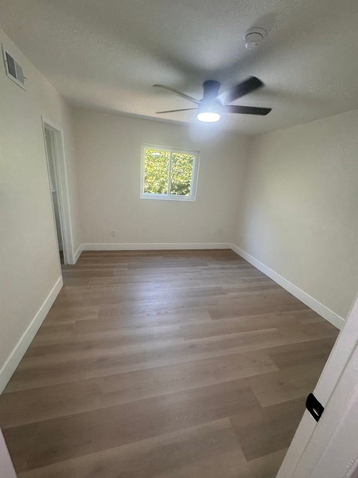 9244 Crebs Ave - Photo 7 of 17