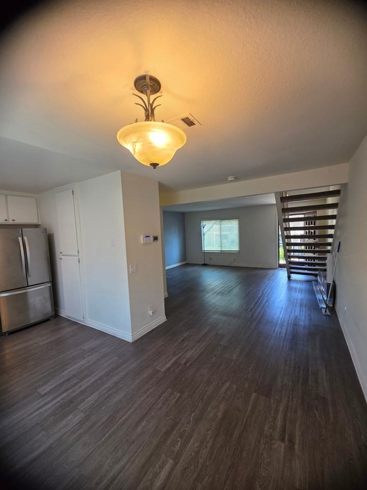 1623 Heather Dr - Photo 2 of 14