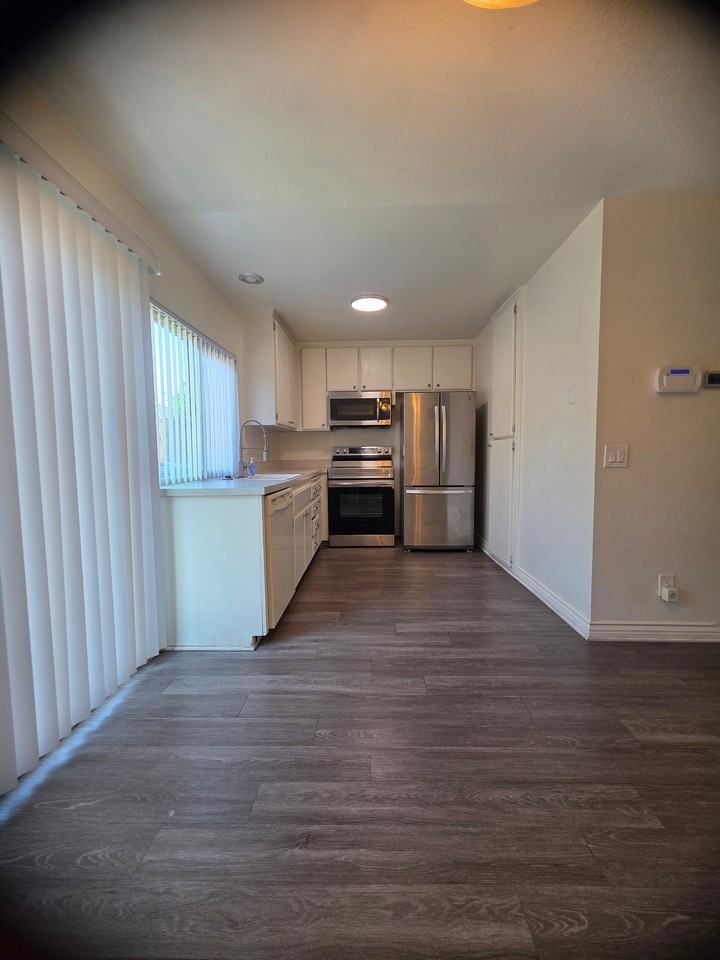 1623 Heather Dr - Photo 3 of 14