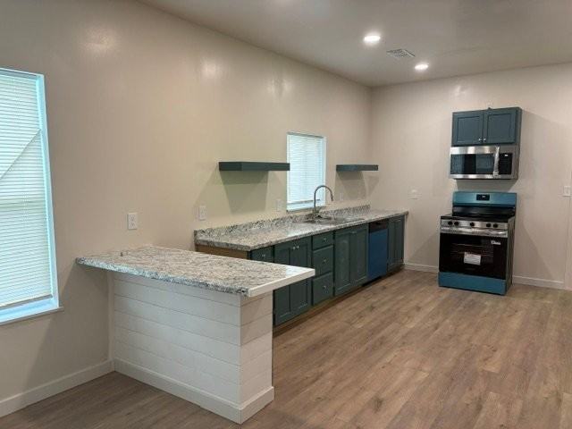 1246 5th St - Photo 3 of 7