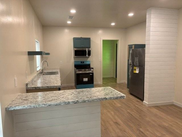 1246 5th St - Photo 4 of 7