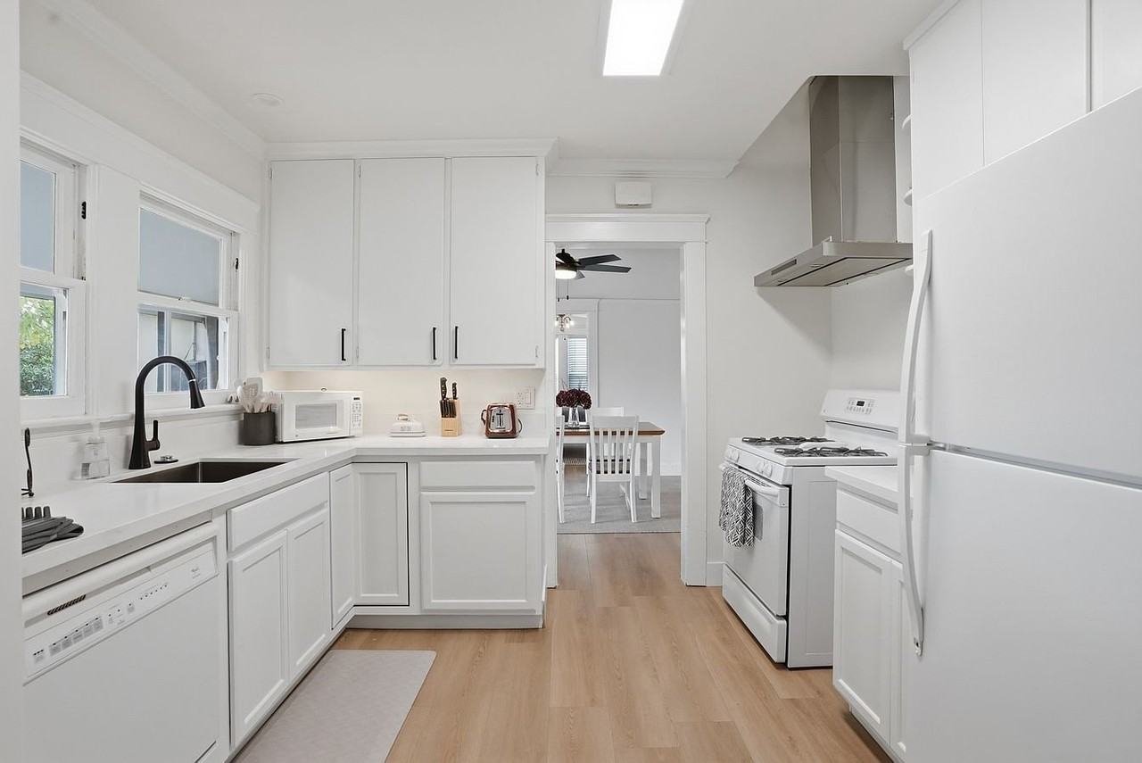 1169 Pacific St - Photo 2 of 12