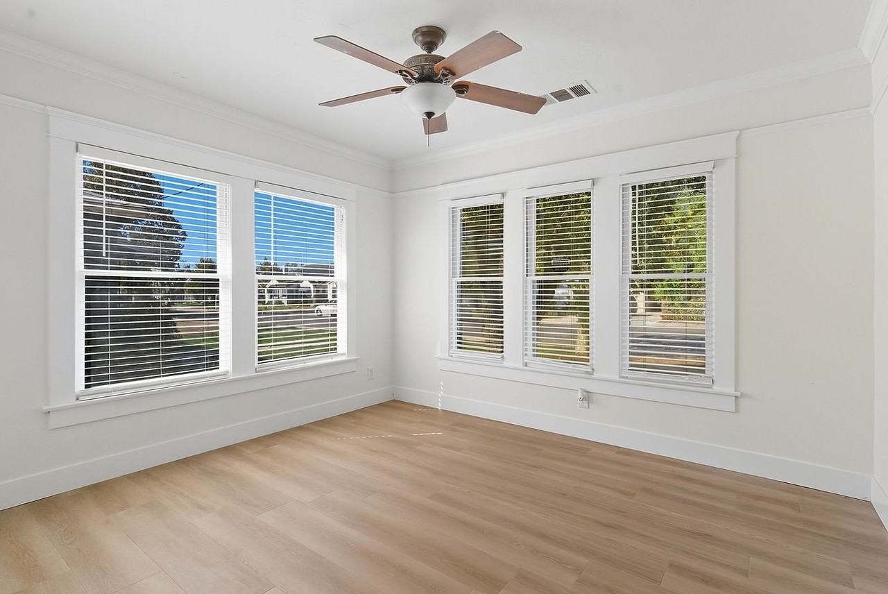 1169 Pacific St - Photo 5 of 12