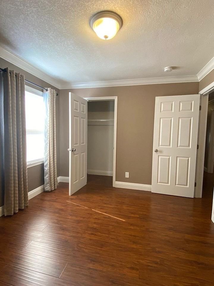 2088 22nd St - Photo 7 of 13