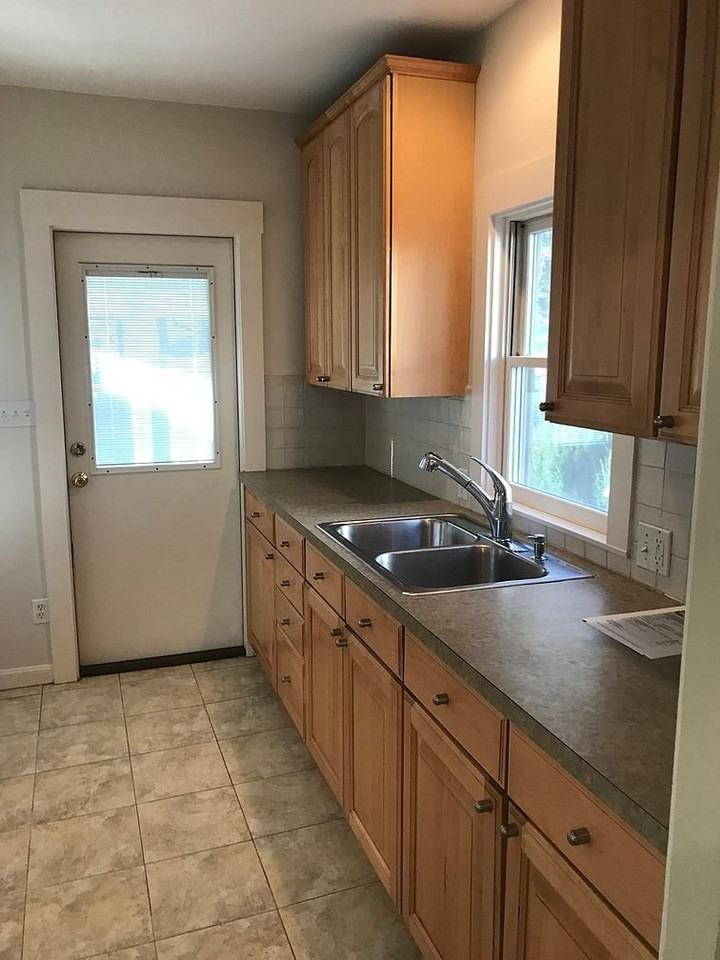 94 Burdette Ave - Photo 4 of 11