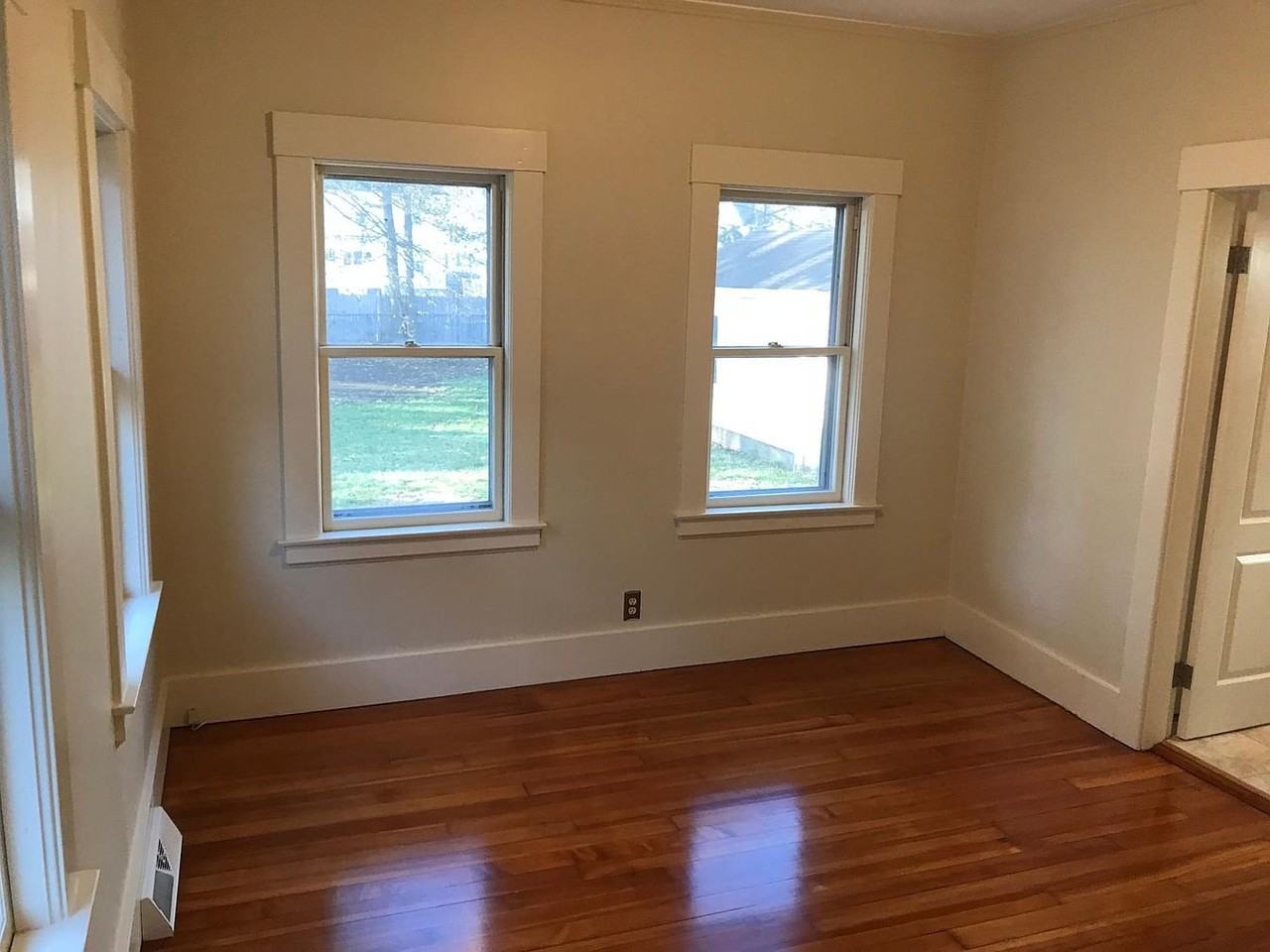 94 Burdette Ave - Photo 7 of 11