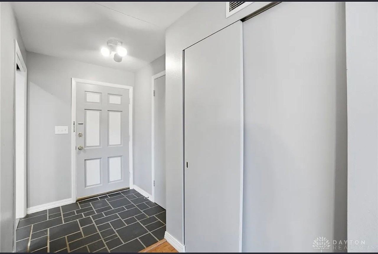 4360 Wallington Dr - Photo 2 of 20
