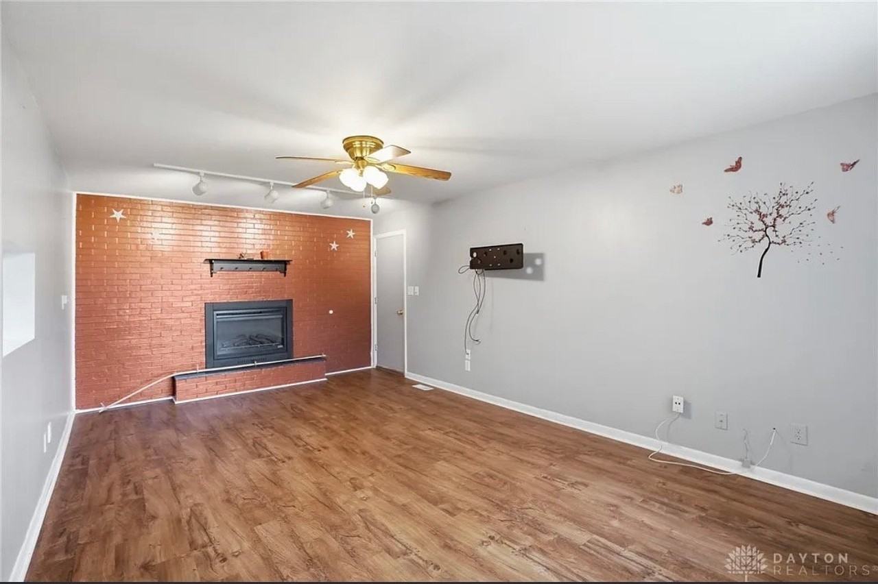 4360 Wallington Dr - Photo 3 of 20