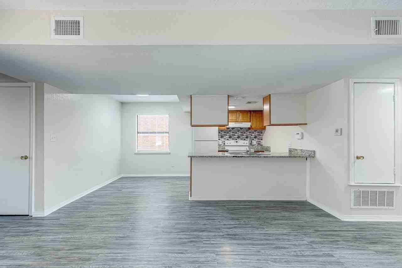 2904 Nw Ozmun Ave #A - Photo 4 of 15