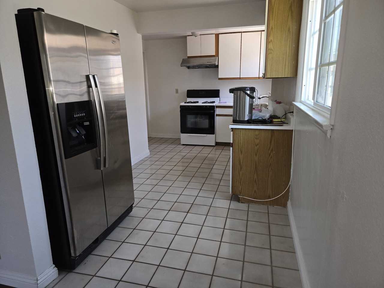 2815 Montezuma Ave - Photo 4 of 15