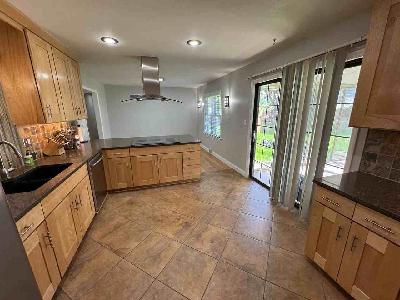 11020 W 51st Ter - Photo 4 of 20