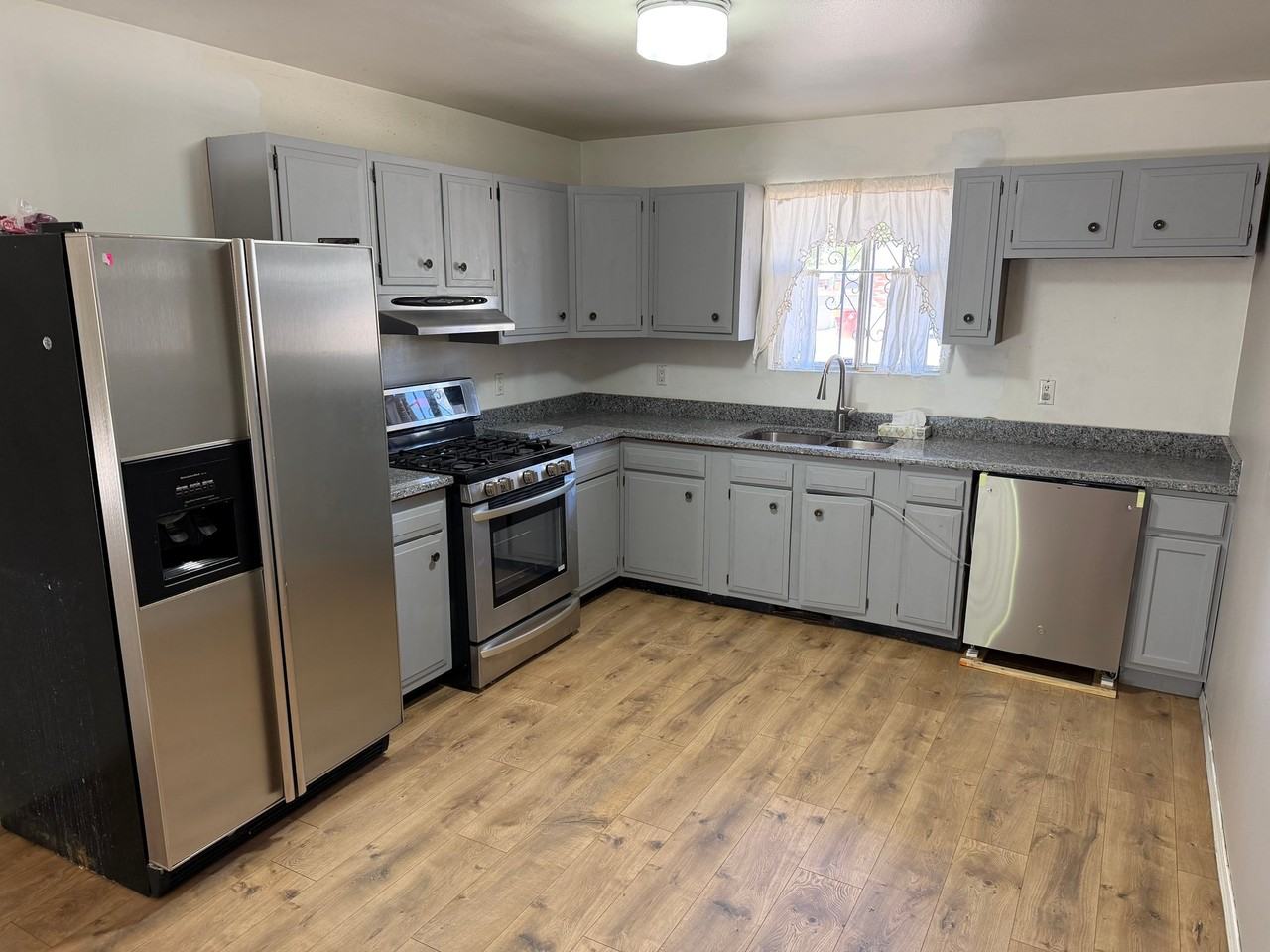 1603 Ben San Ave - Photo 2 of 16