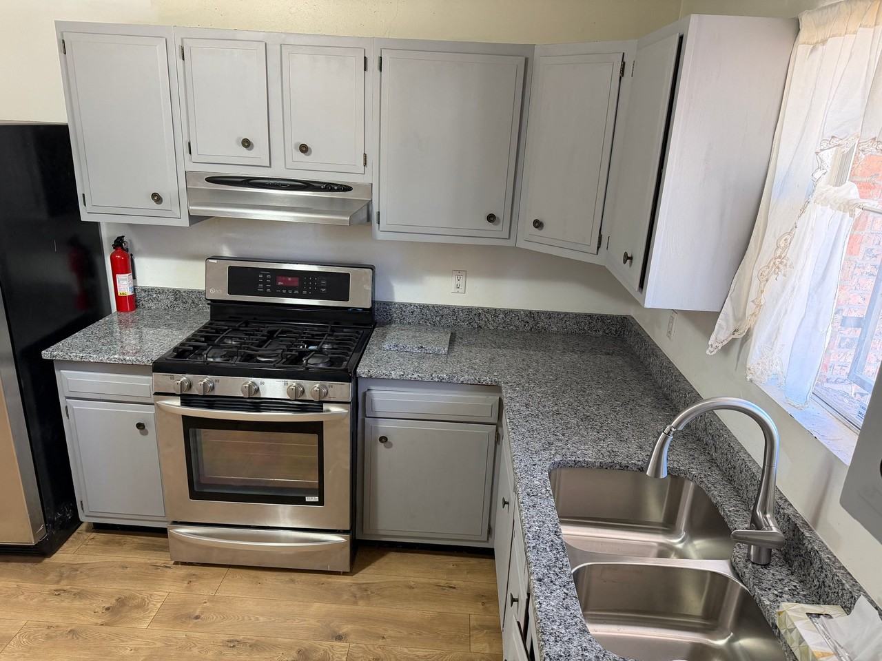 1603 Ben San Ave - Photo 3 of 16
